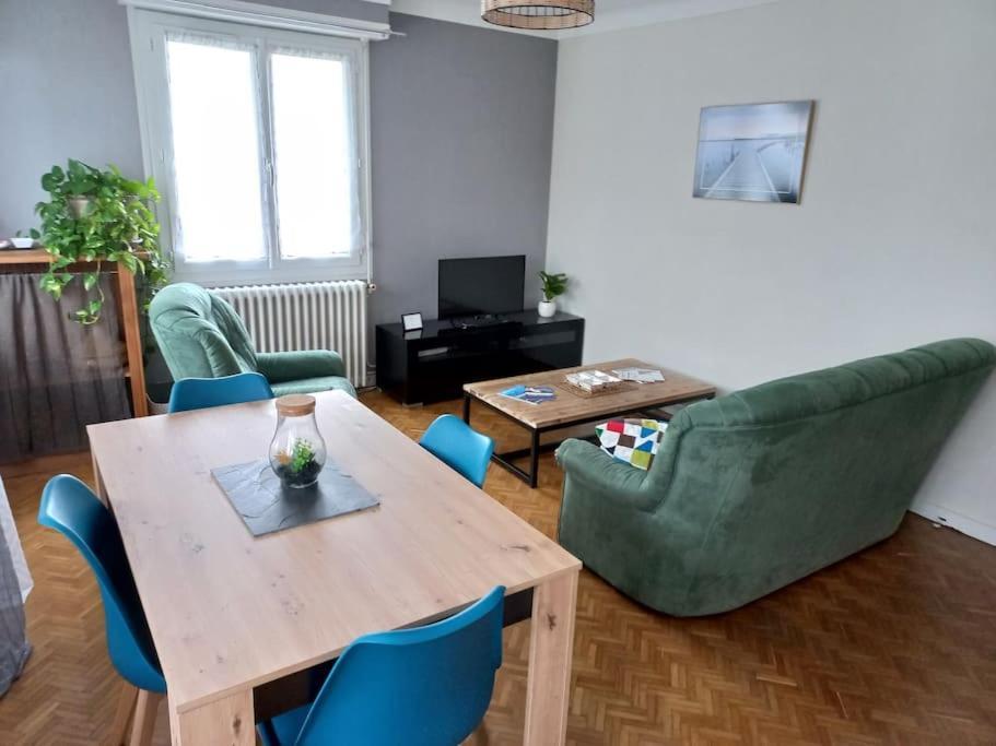 Appartement Dans Villa 波城 外观 照片